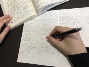 勉強をしている様子
