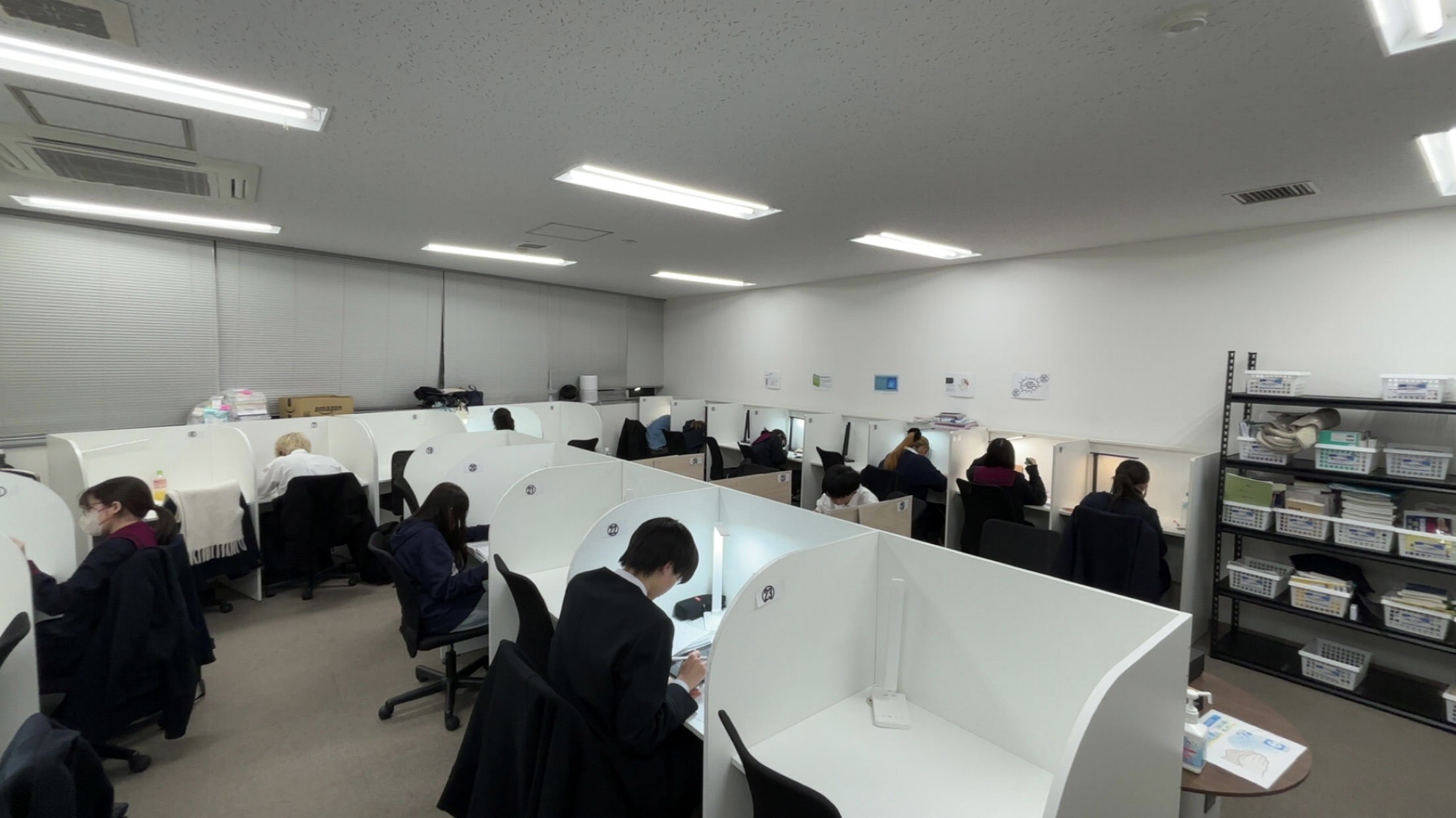 自習室で勉強